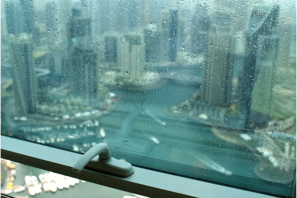 آب و هوای دبی چگونه است