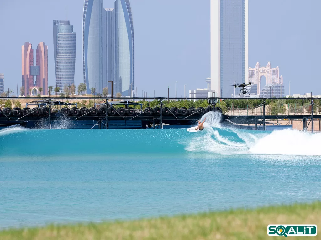 بزرگترین پارک موج سواری مصنوعی جهان در ابوظبی
