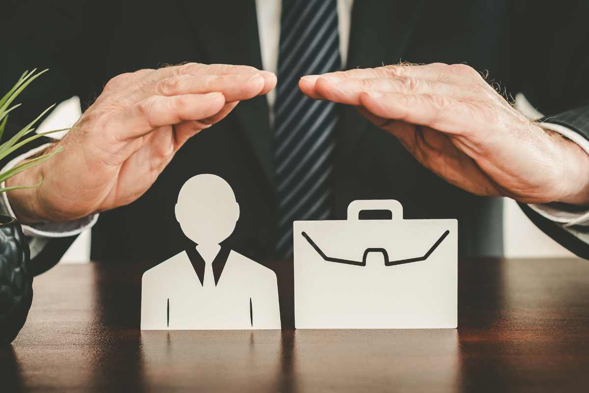 راهنمای کامل طرح بیمه بیکاری امارات متحده عربی