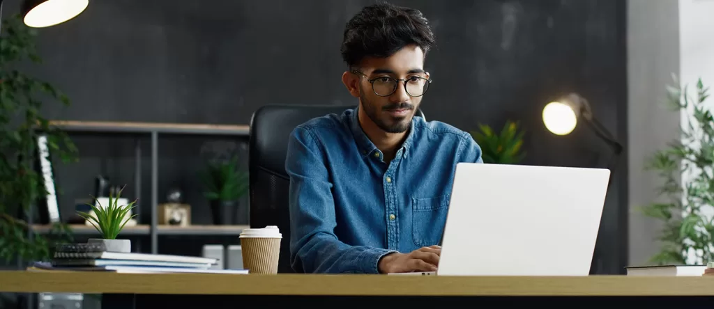 محدودیت سنی و قانونی برای کار در دبی