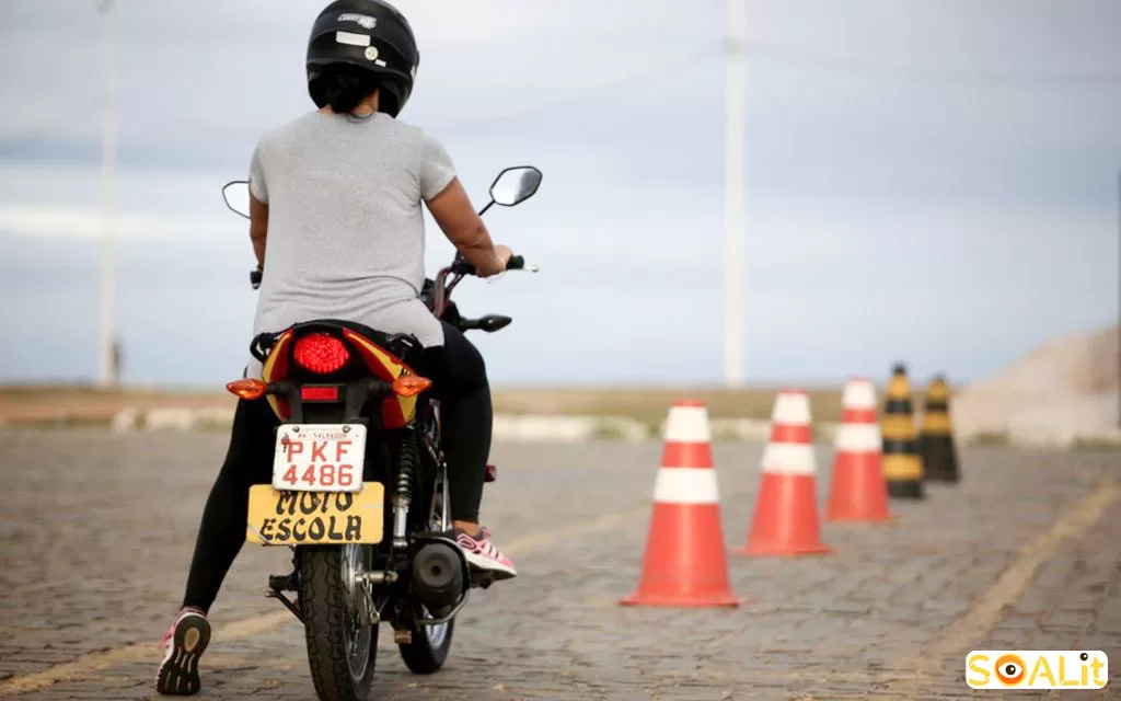 آزمون گواهینامه موتورسیکلت دبی